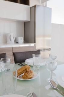 Seaside Escape 2bed With Views! By Homely - Is-Sellum - 6