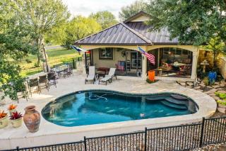 Golf Course House and Concierge Services - Horseshoe Bay - 0