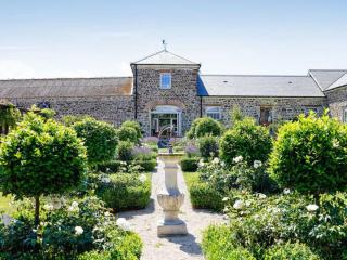 Chic Clock Tower with Gardens Close to Beaches - 2