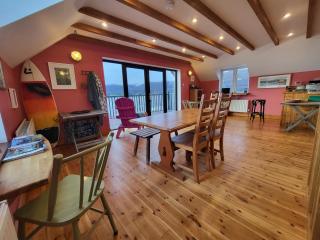 The Boat House Waterside Home - 1