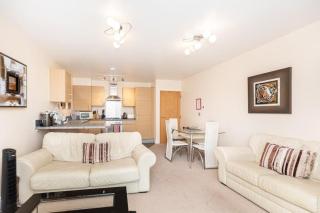 BLUE WATERS 5 by BOURNECOAST - A Stylish Flat with Balconies near the Sandy Beaches - FM9625 - 8