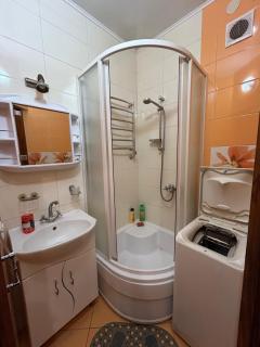 Three Bedroom Stepana Bandery Street - Rivne - 3
