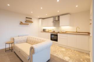 Apartment 1, King's Court - 1