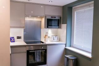 1 Bedroom Apartment by Primal Estates Short Lets in Brighton - Brighton & Hove - 2