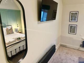 Luxury 3 bed, 6 person, spacious rural apartment - Cwm-brân - 8
