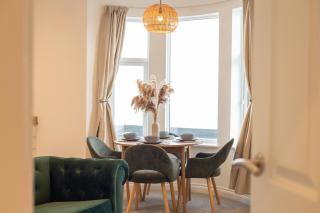 Apartment 4, King's Court - 7
