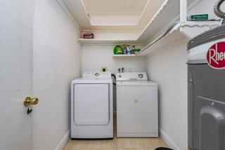 Juanita's Waterfront Villa - 5