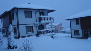 Guest House Ivanini Houses - 7