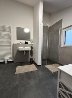 Ferienresort - idyllisches Ferienhaus mit Privatstrand und Sauna in der Nähe von Leipzig #HausMaja - Löbnitz - 2
