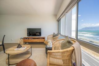 2 Bedroom Apartment - Blouberg Beachfront - 7