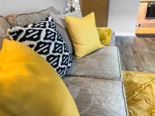 Stylish Apartment Near Heathrow, Skyline Views - Feltham - 5