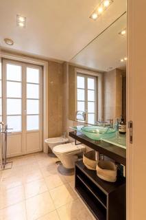 Chiado Deluxe Modern Feel 3 BR Apartment - Lisbon - 5