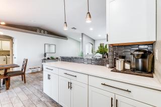 3 Mi to London Bridge Home with Patio and Grill! - 4