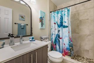 Diana's Waterfront Villa - 9