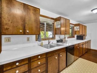 Cascadia Lounge 3bd with Sauna Central Olympia - 9