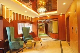 Hotel Samrat near Victoria Memorial !! Couple Friendly Hotel !! - Calcuta - 0