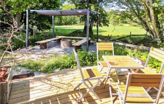 Stunning Apartment In Vedum With Wifi - 2