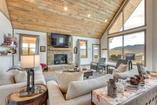 Blue Ridge Mountain-View Cabin with Hot Tub and Deck! - Andrews - 7