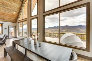 Blue Ridge Mountain-View Cabin with Hot Tub and Deck! - Andrews - 4