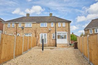 Modern 4 Bedroom, central location, Parking x2 - Keswick - 6