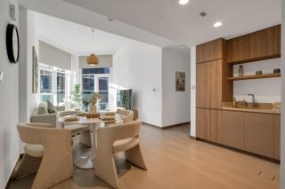2BR Luxury Retreat - Stunning Canal and Sea View - Dubai - 8