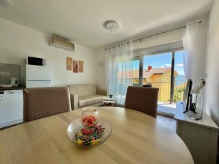 Apartments Goldie in the center of Krk - Krk - 3
