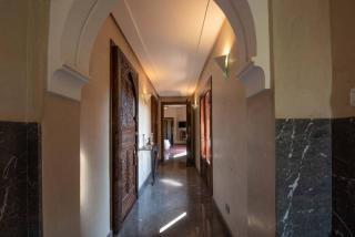Exceptional villa on 10,000 meter square with heated pool - 9