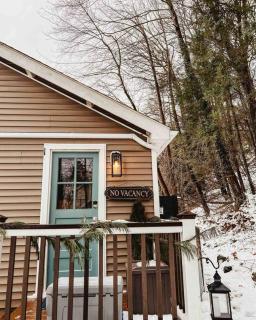 The Little Lake Cabin - New Fairfield - 8