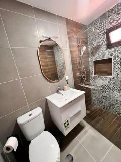 Roots Guesthouse- B - São Vicente - 2