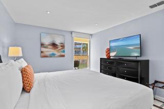 Cozy 2br 2ba Retreat at Beachfront Resort, Heated Pool! - South Padre Island - 6