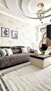 Comfortable with large kitchen & self-check-in - Almaty - 2