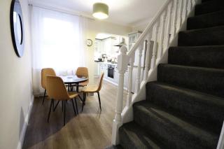 Stylish & Cosy Stay 2-Bed House Train Station Hospital Garden Fast WiFi - Colchester - 2