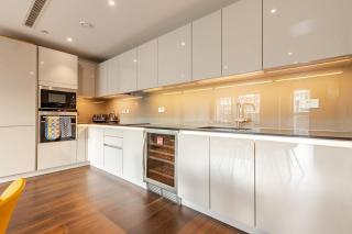 Spacious 2 Bed Fulham Riverside Flat - London - 5