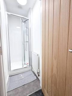 2 Bedroom Apartment By Brookland Stays Serviced Accommodation Short Lets Sheffield With Free WIFi - Sheffield - 3
