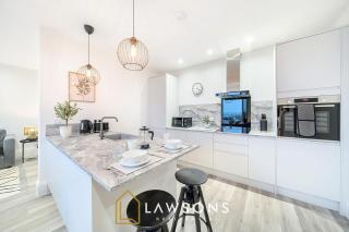 Grand Penthouse Living by Lawsons - Portsmouth - 9
