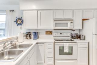 Myrtle Beach Waterfront Condo 5 Mi to Boardwalk! - Myrtle Beach - 5