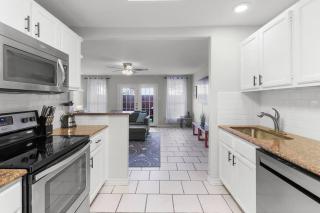 Island Townhouse with Private Hot Tub - Corpus Christi - 3