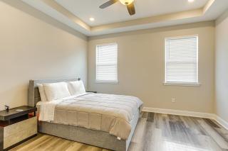 1 Mi to Caesars Superdome Contemporary NOLA Abode - 2