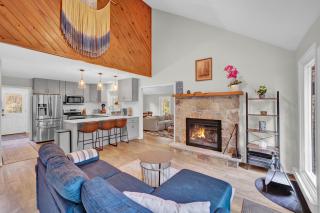 Nature's Paradise with Hot Tub and Fire Pit - Lake Harmony - 9