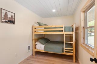 Waterfront 2 bed 2 bath (Suite 2) - Holderness - 2