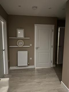 London Flat w Balcony - 5