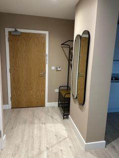 London Flat w Balcony - 4