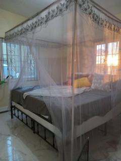 Hummingbird Hill Villa - - 2