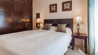 2-Bedroom, 2-Bath Condo Near Beach - Coco - 4