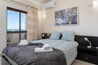 Host Wise - Bright Lovely Flat - Balcony - Guia - 3