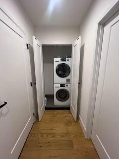 Beautiful 1 Bedroom Condo - 8