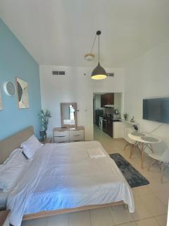 High-Floor Studio with Stunning Lake View in Dubai Marina - Dubai - 7
