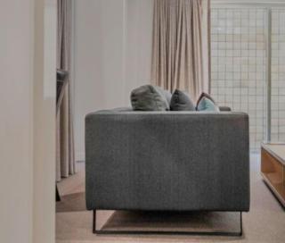 Affordable & Cozy CBD getaway with Free wine!! - 3