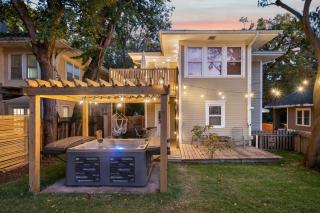 Hottub, Pool Table, Basketball, Firepit, Sleeps 8 - Tulsa - 0