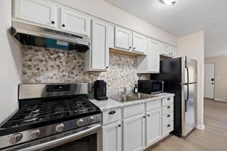 Hines Haven - Unit 2 - Perfect BNB for YOU - Peoria - 2